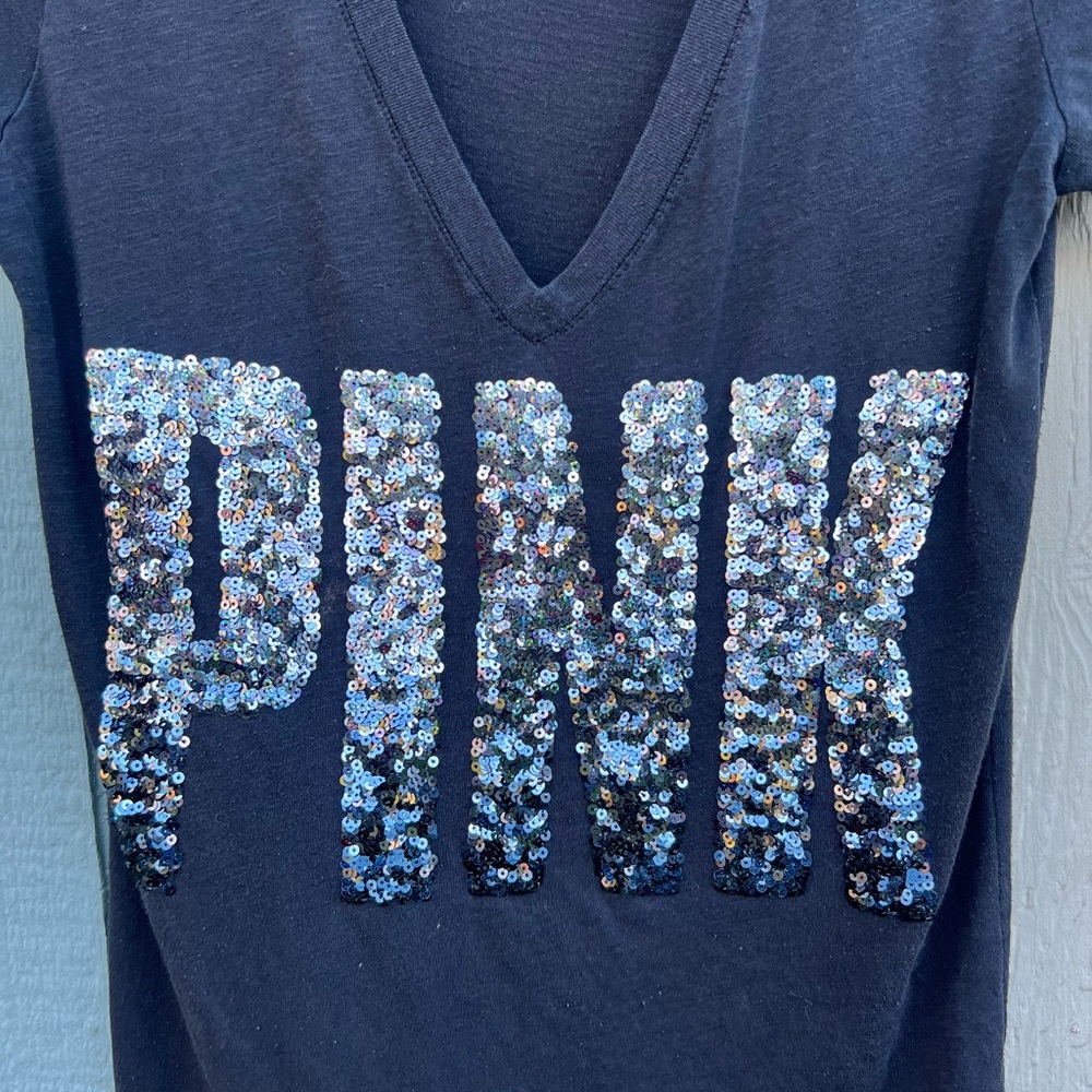 Size medium sequins pink t shirt black with silver writing - Picture 5 of 5